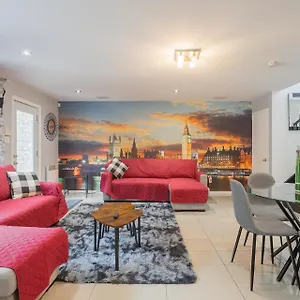 Holiday home Amazing 4-bedrooms Canada